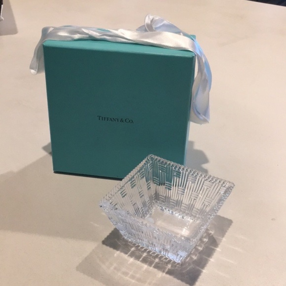 NIB TIFFANY & CO. WOVEN SQUARE BOWL CRYSTAL - Picture 3 of 5